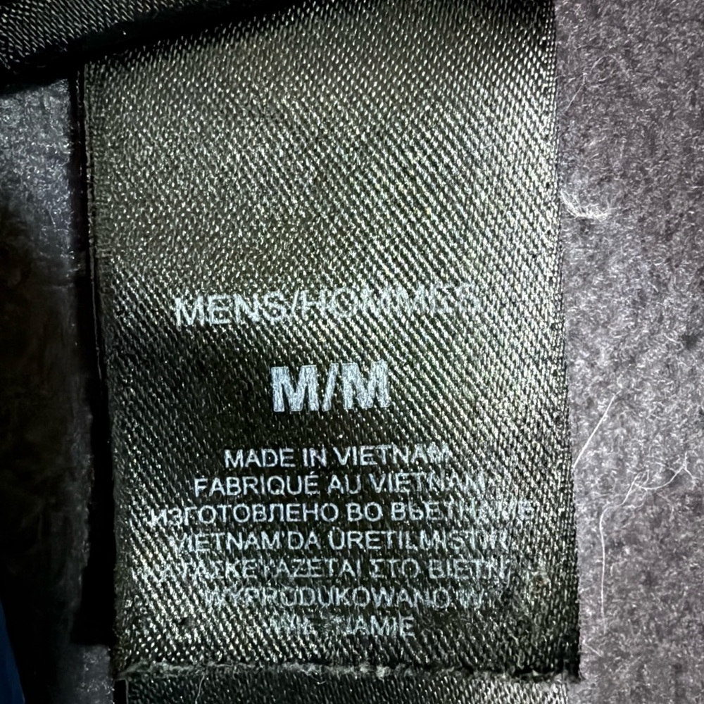 The North Face Blue and Gray Fleece Jacket
Men’s M - Picture 5 of 8